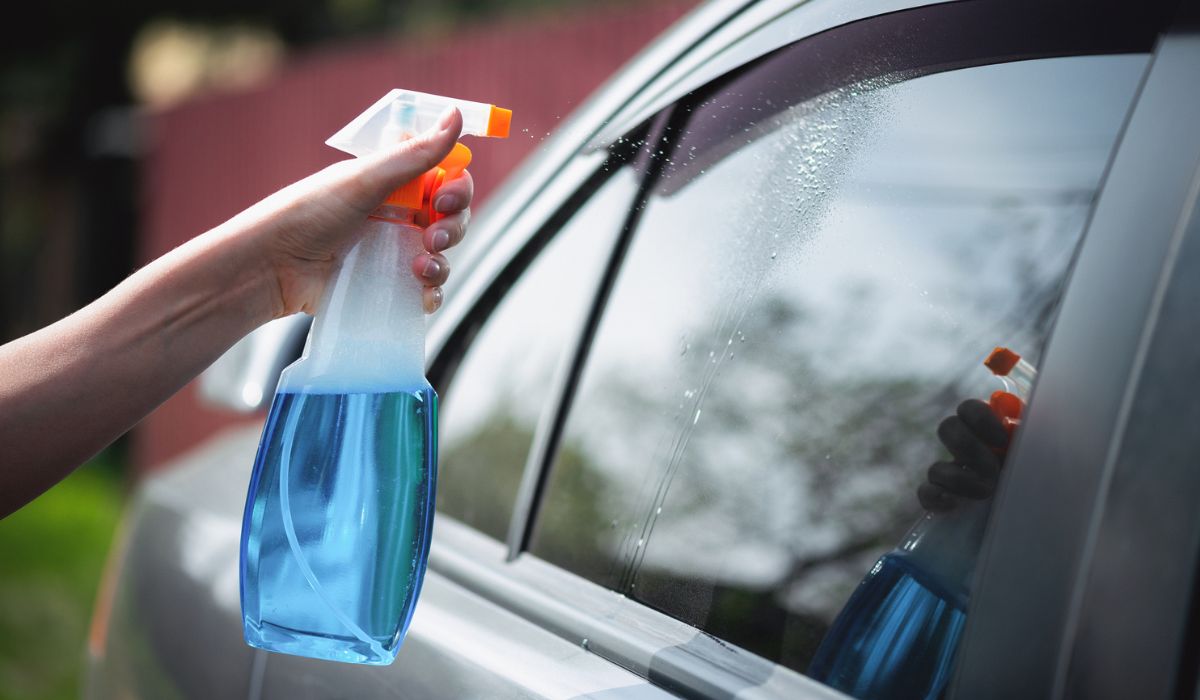 Car window cleaning outside