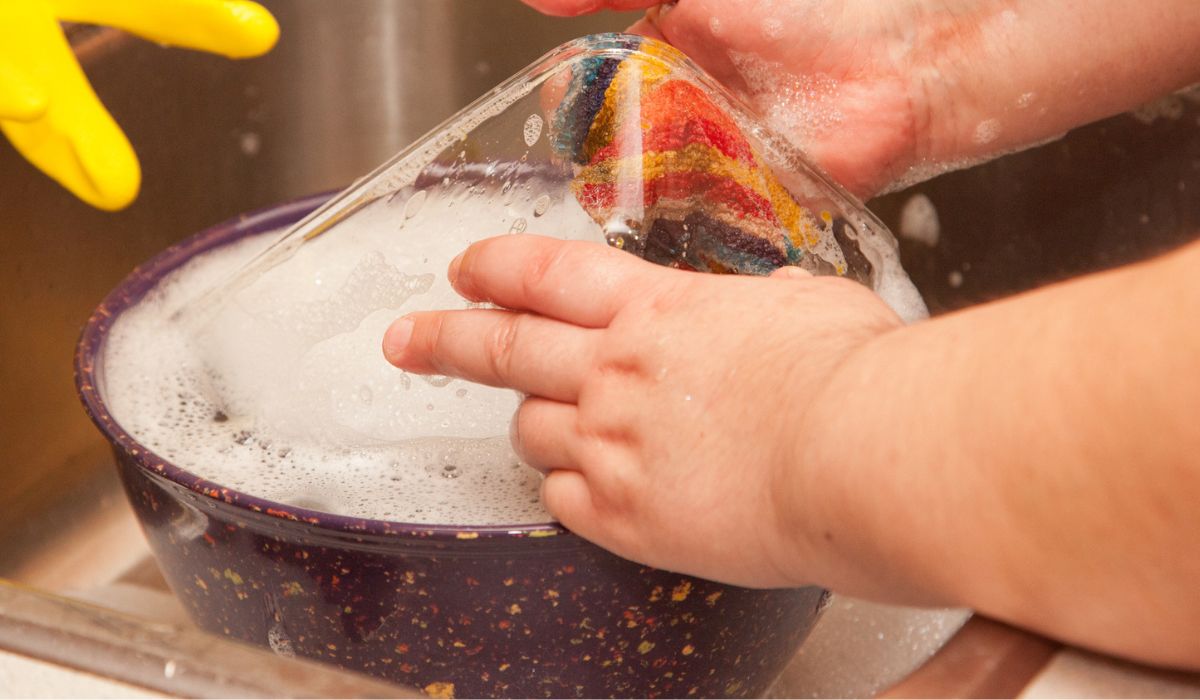 A Cleaning Guide For Burnt Glass Glass Helper