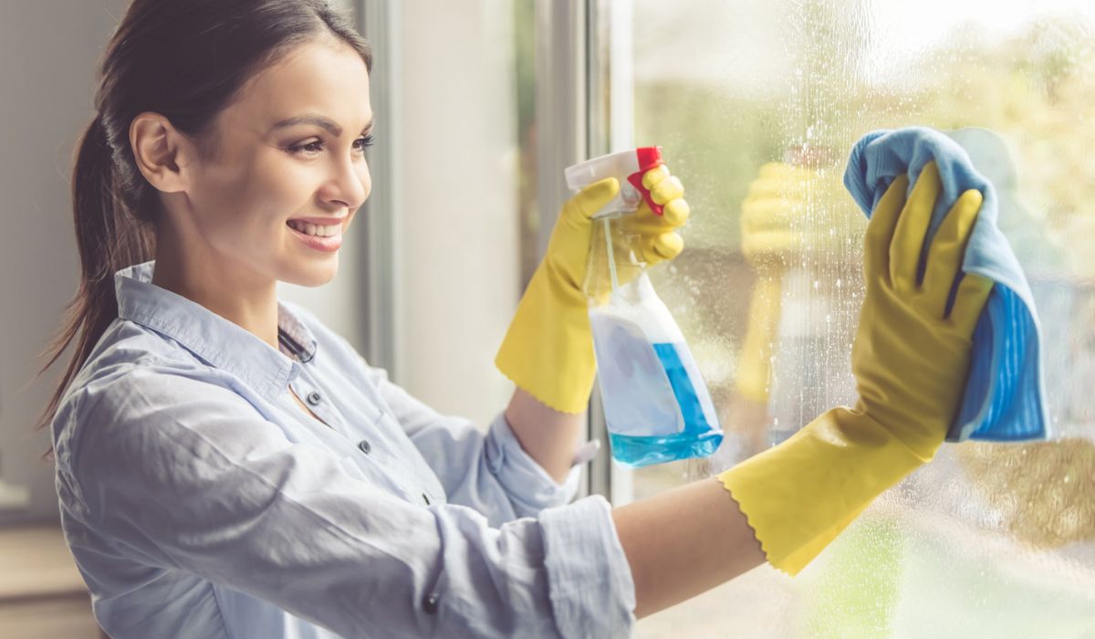 Tips For Cleaning Mirrors With Windex Glass Helper