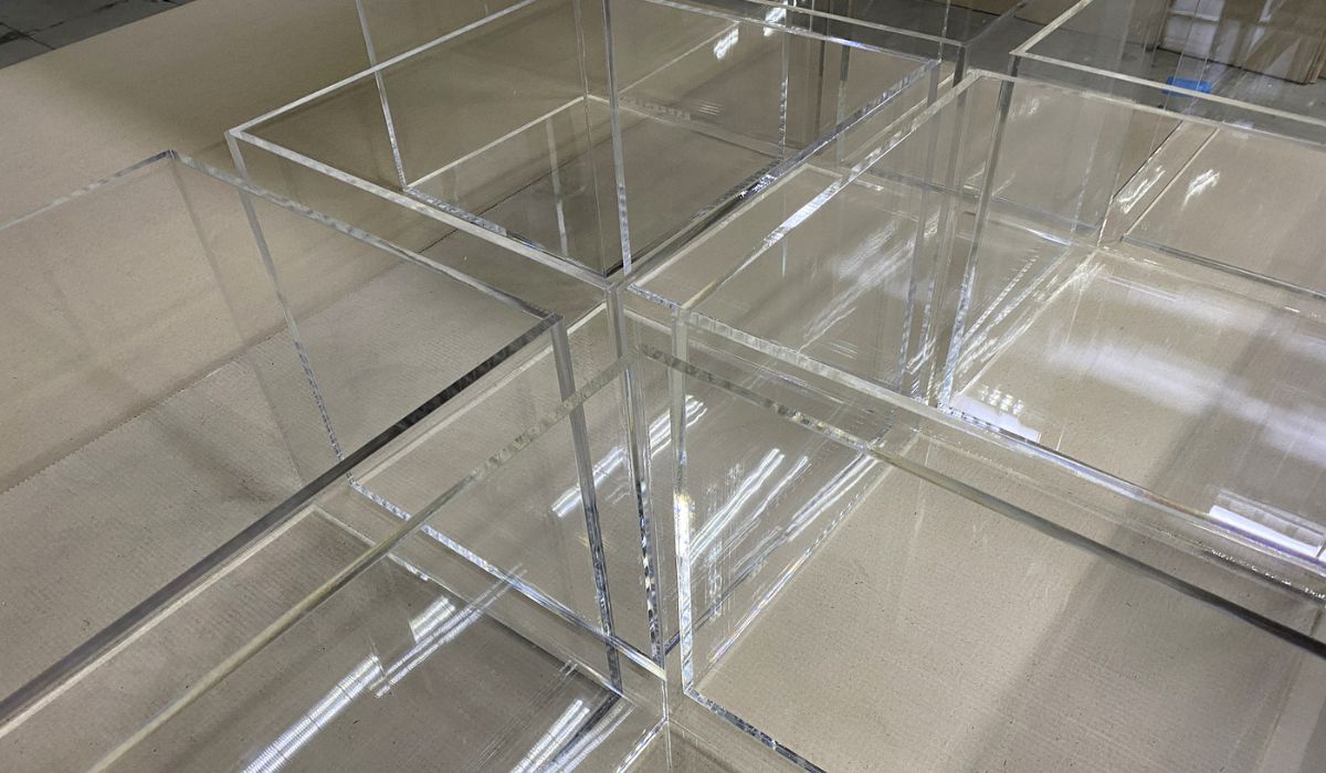 What Is Plexiglass? Glass Helper